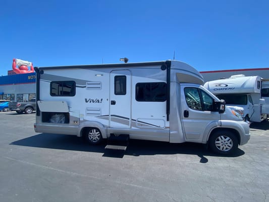 Itasca Viva! 23L — European Chic on Wheels, Ultimate Gas-Sipping, Couple’s Getaway, Class B+