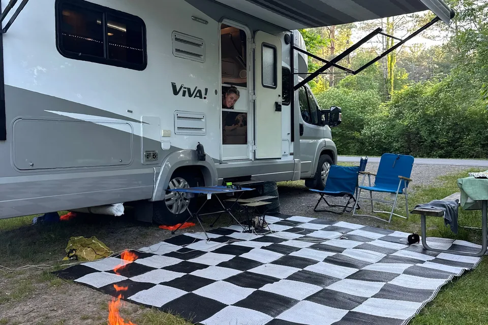 Itasca Viva! 23L — European Chic on Wheels, Ultimate Gas-Sipping, Couple’s Getaway, Class B+