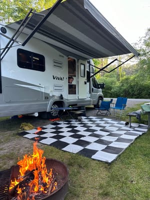 Itasca Viva! 23L — European Chic on Wheels, Ultimate Gas-Sipping, Couple’s Getaway, Class B+