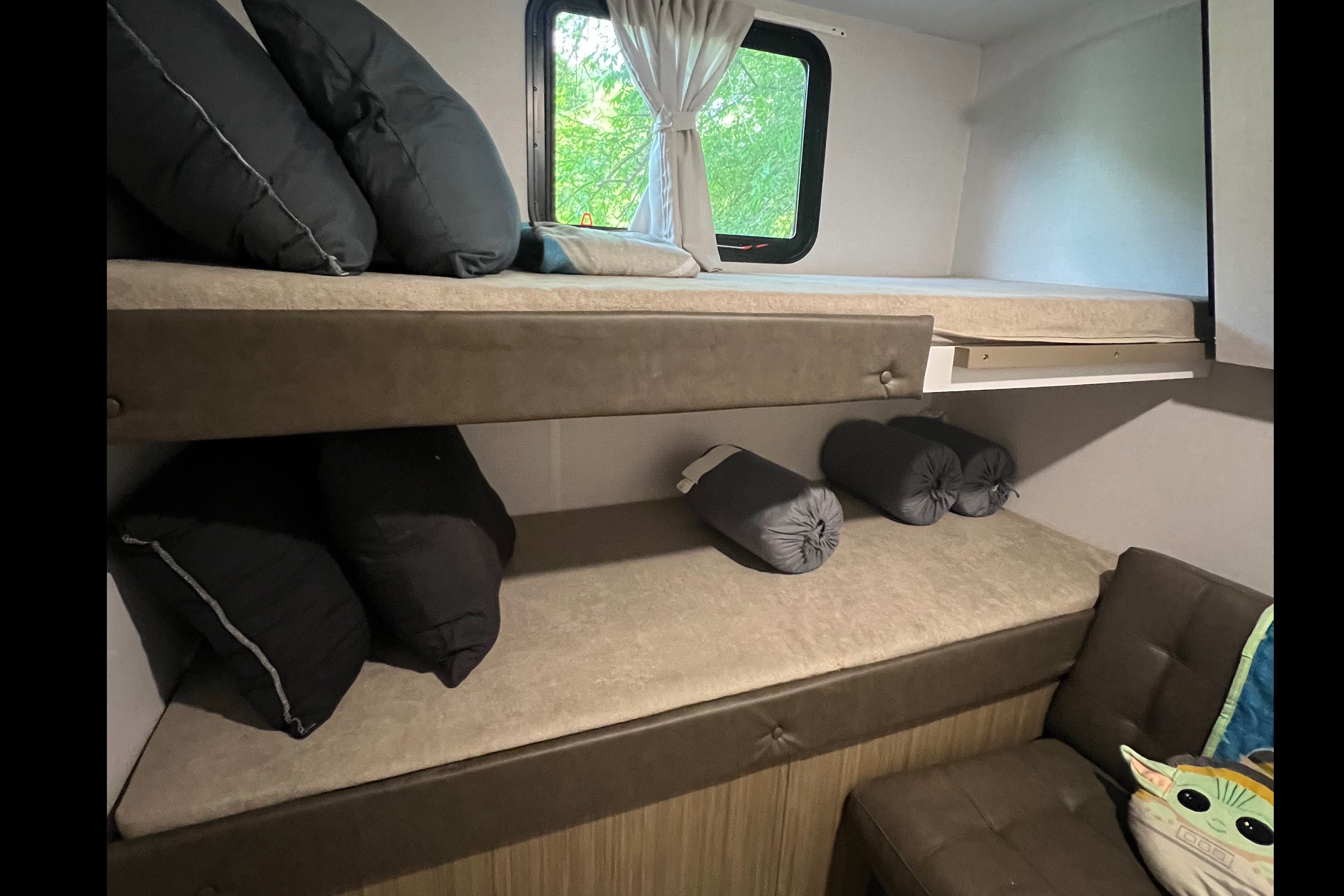Nomadic Nature Rentals w Luxury Amenities (Mickey)