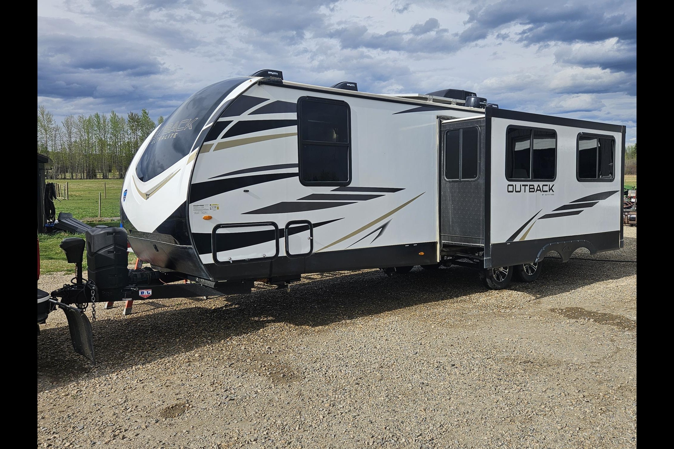 Chris's Keystone Outback ultra lite 291UBH Travel Trailer