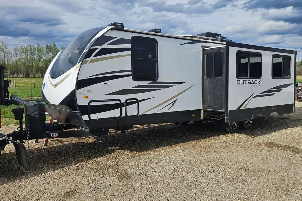 Chris's Keystone Outback ultra lite 291UBH Travel Trailer