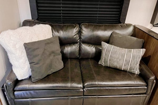 Cozy Coast Getaway: 2021 Tracer 27BHS