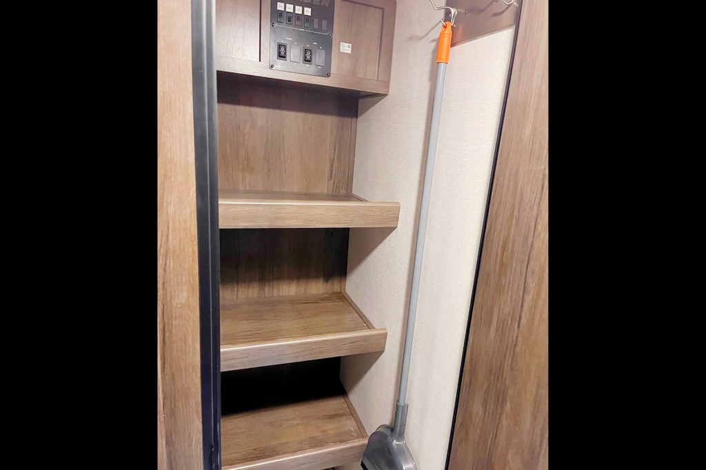 Cozy Coast Getaway: 2021 Tracer 27BHS