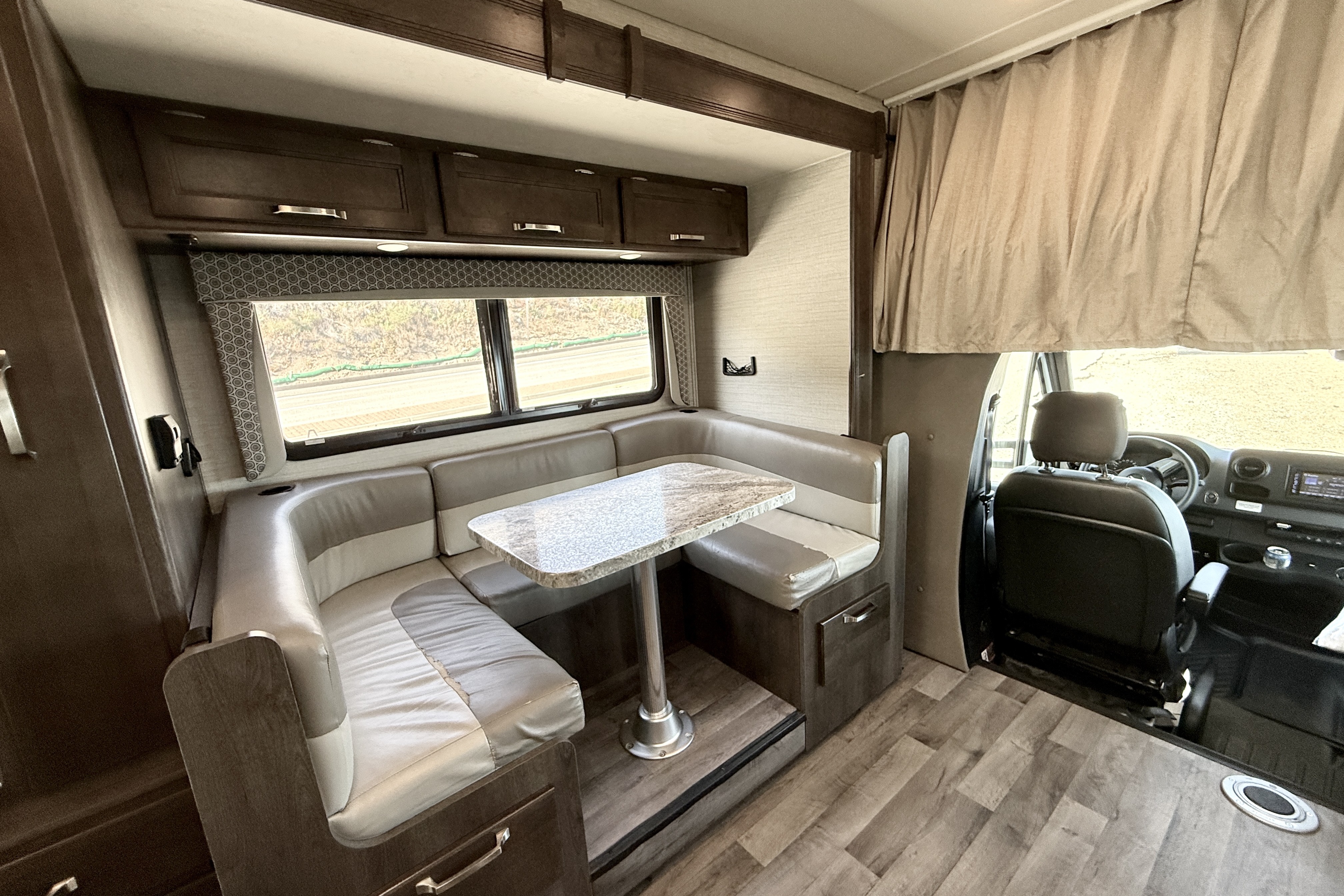 Mercedes Jayco Melbourne 24L
