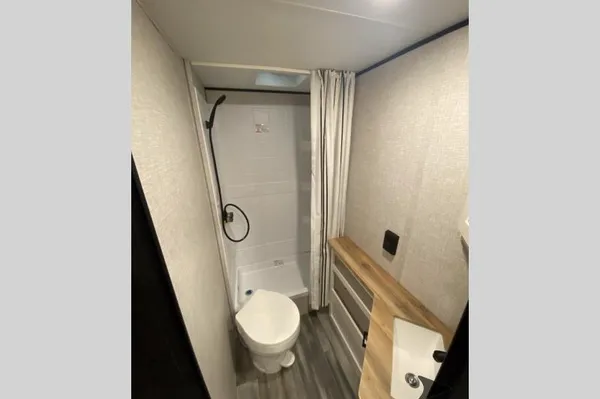 2024 Wayfinder Travel Trailer with bunks
