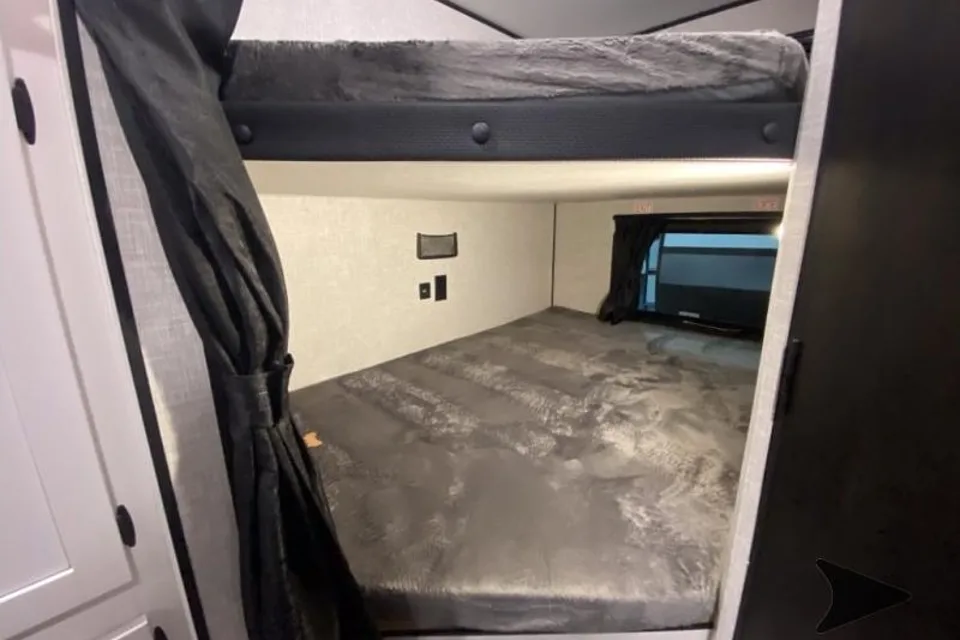 2024 Wayfinder Travel Trailer with bunks