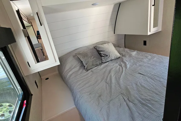 2024 Wayfinder Travel Trailer with bunks