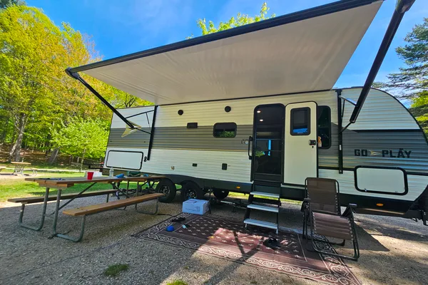 2024 Wayfinder Travel Trailer with bunks