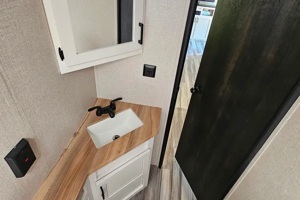 2024 Wayfinder Travel Trailer with bunks