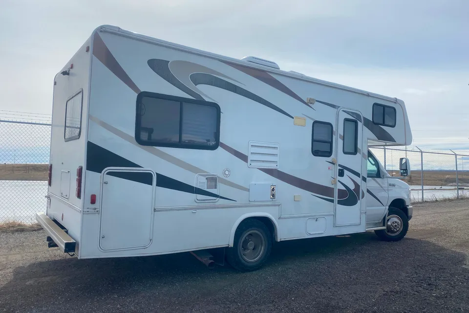 Fleet #C4 Mid-size Class C – Great Value for Larger Families (Sleeps 4 Adults, 2 Children)