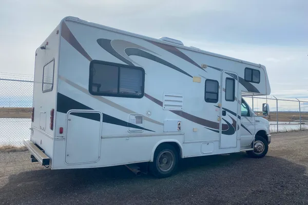 Fleet #C4 Mid-size Class C – Great Value for Larger Families (Sleeps 4 Adults, 2 Children)