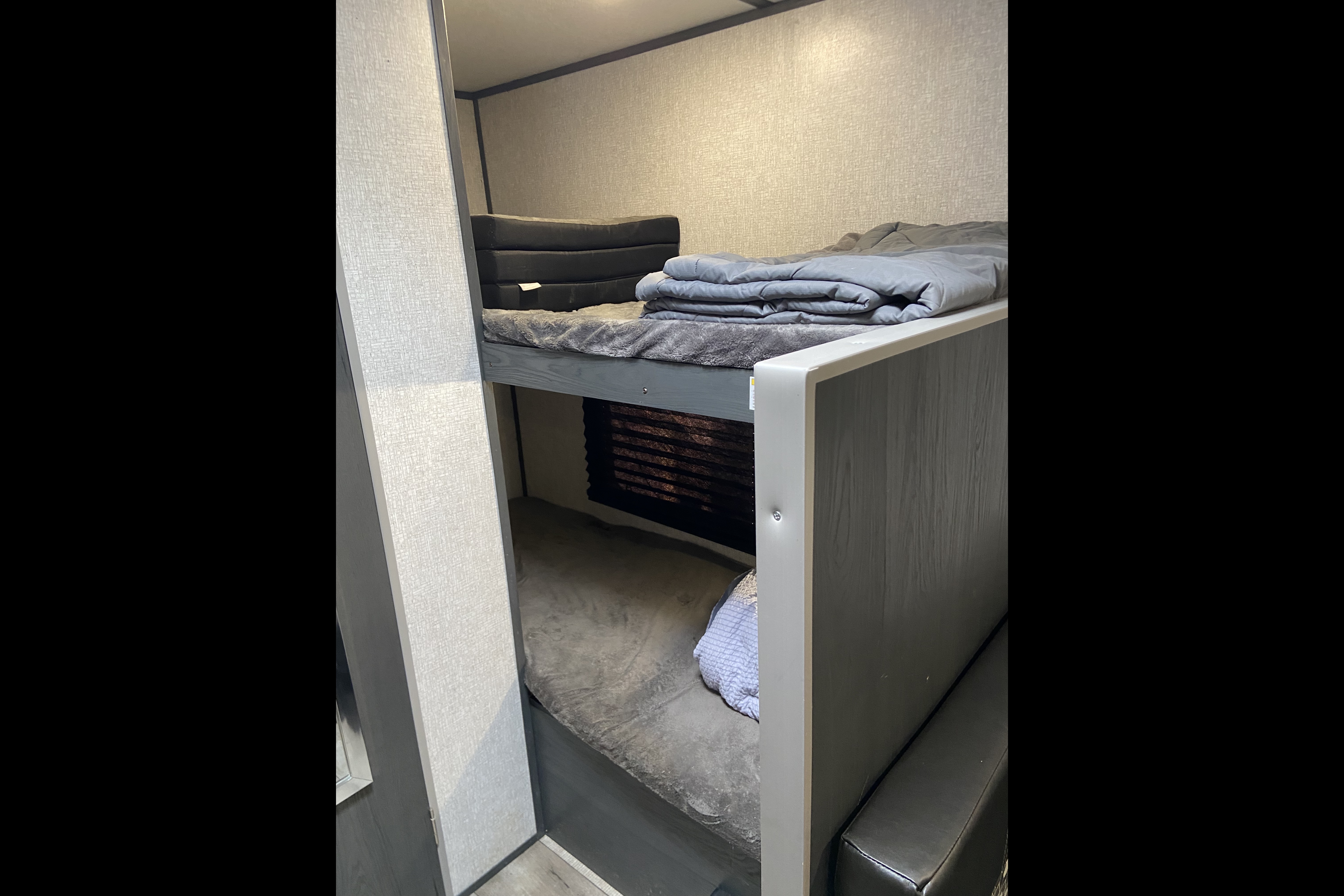 Dawna's Dutchmen Aspen Trail 17BH Travel Trailer