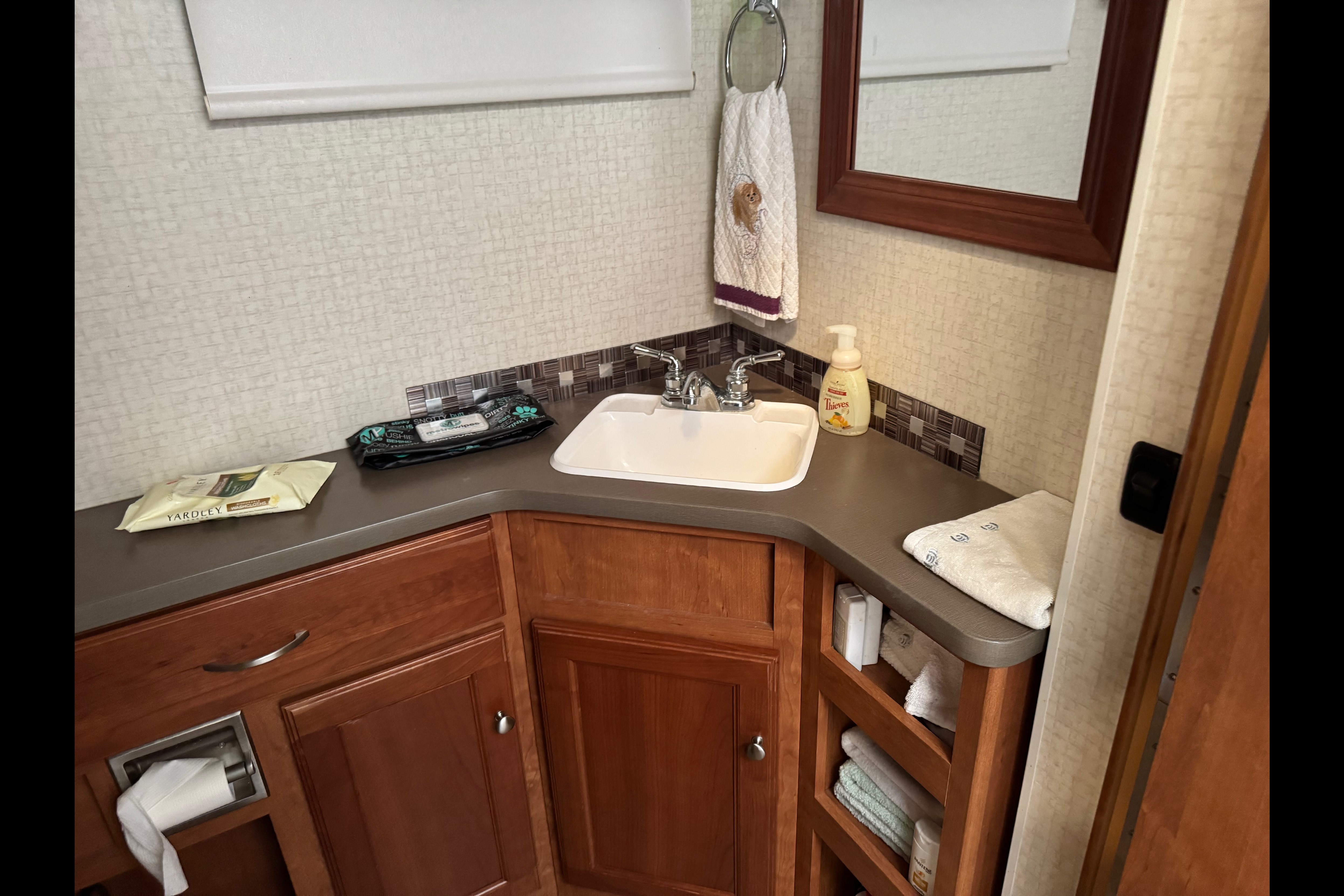 Deborah's Winnebago Vista Class A