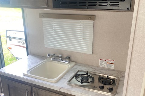 Al's  Escape Trailer Industries 19 j Hybrid