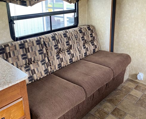 Jackie and Charlie’s Coachmen Catalina Travel Trailer