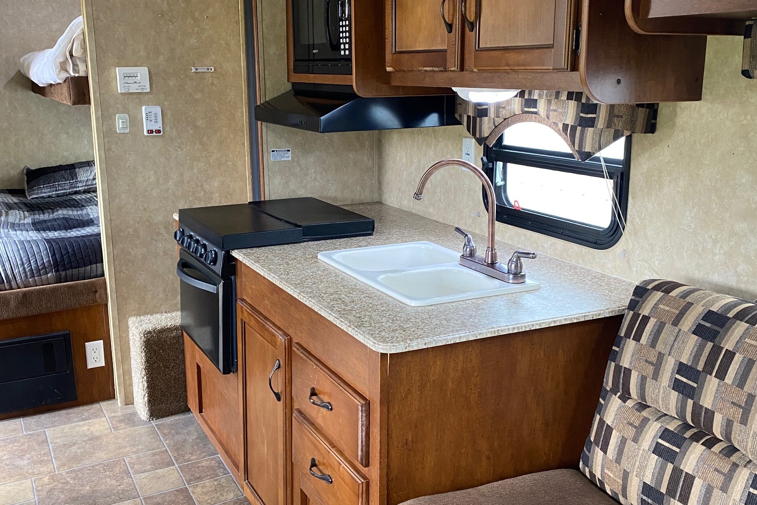 Jackie and Charlie’s Coachmen Catalina Travel Trailer