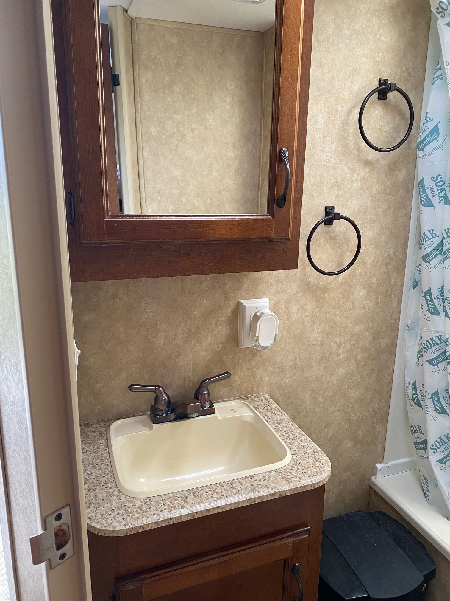 Jackie and Charlie’s Coachmen Catalina Travel Trailer