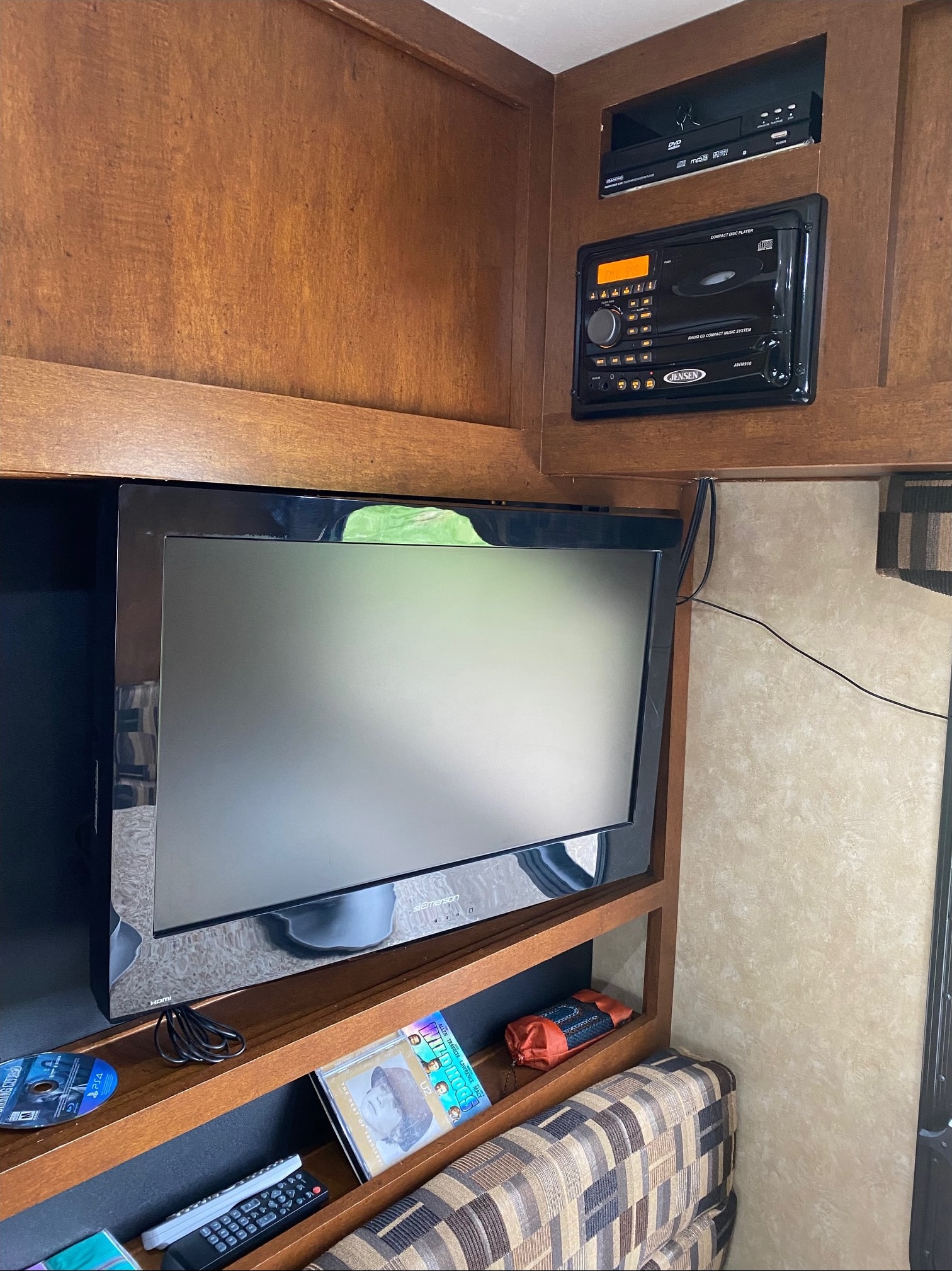 Jackie and Charlie’s Coachmen Catalina Travel Trailer