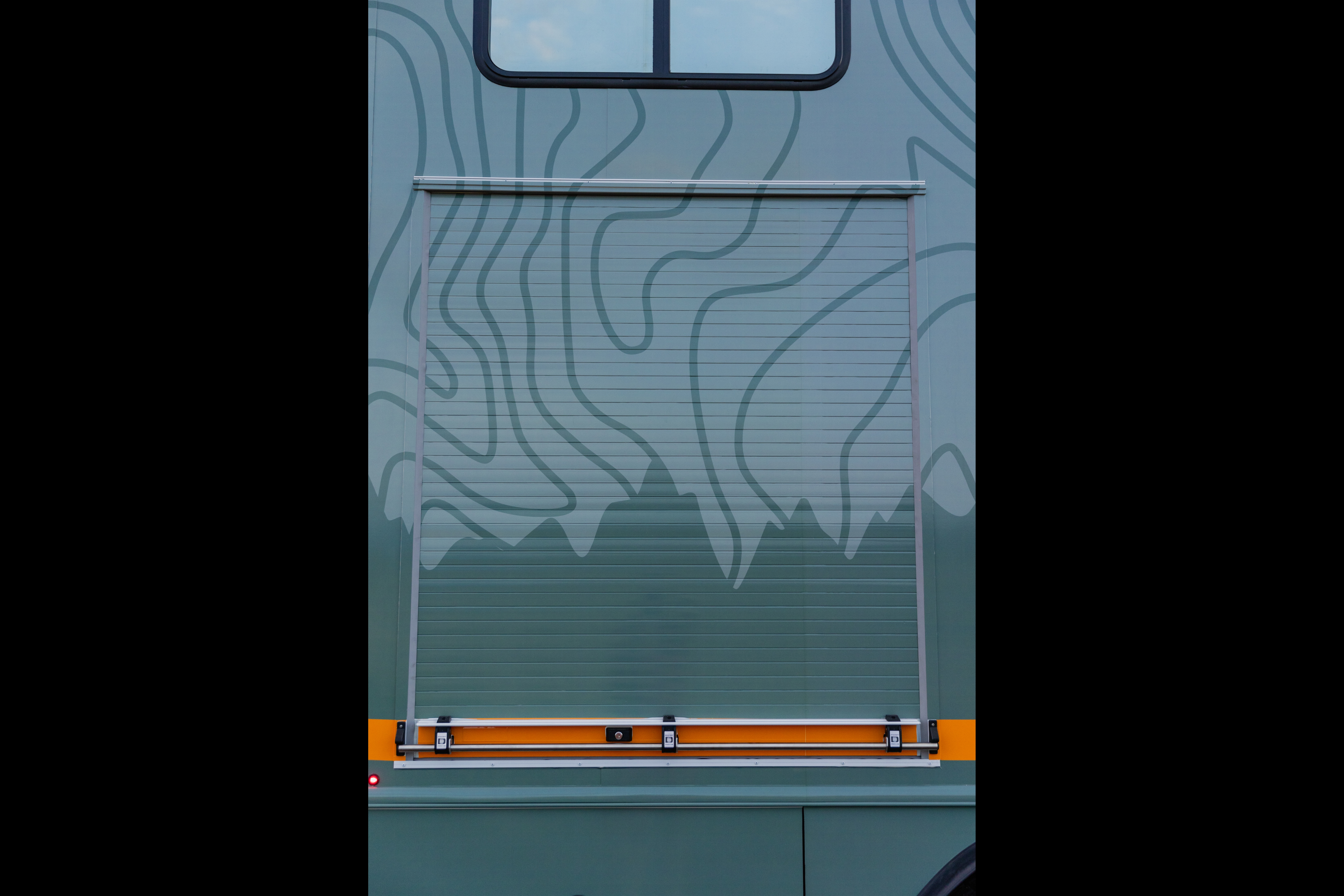 The Ultimate Overland Truck-iRoam Coaches Roamer