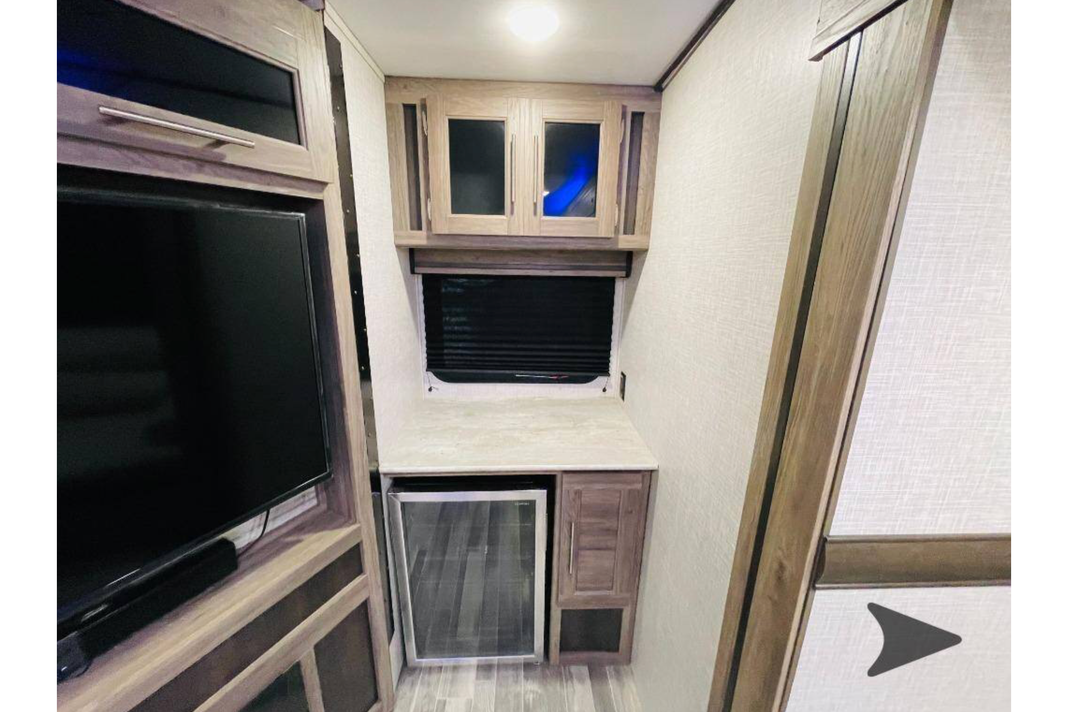 Jeremy's Crossroads Zinger 299RE Travel Trailer