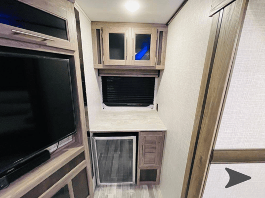 Jeremy's Crossroads Zinger 299RE Travel Trailer