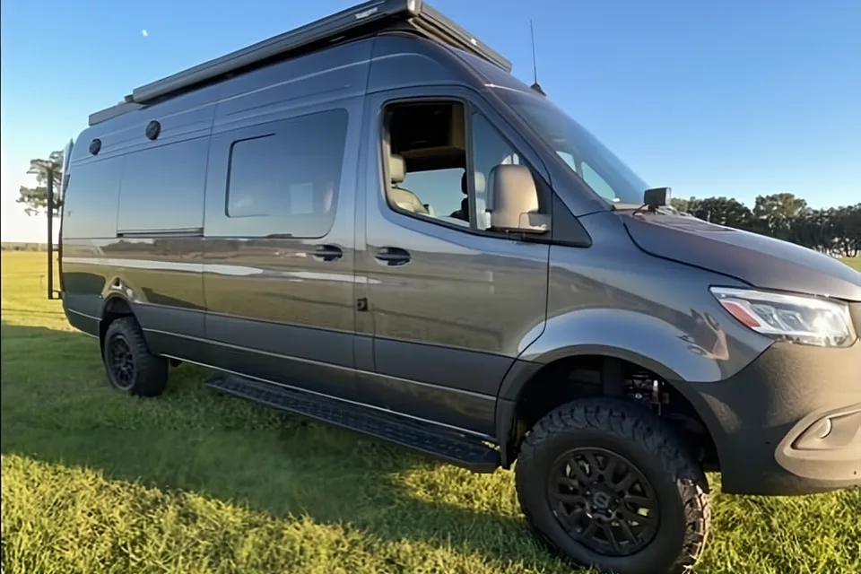2025 27North Venture AWD - Luxe Off-Grid Explorer (Starlink + Solar)