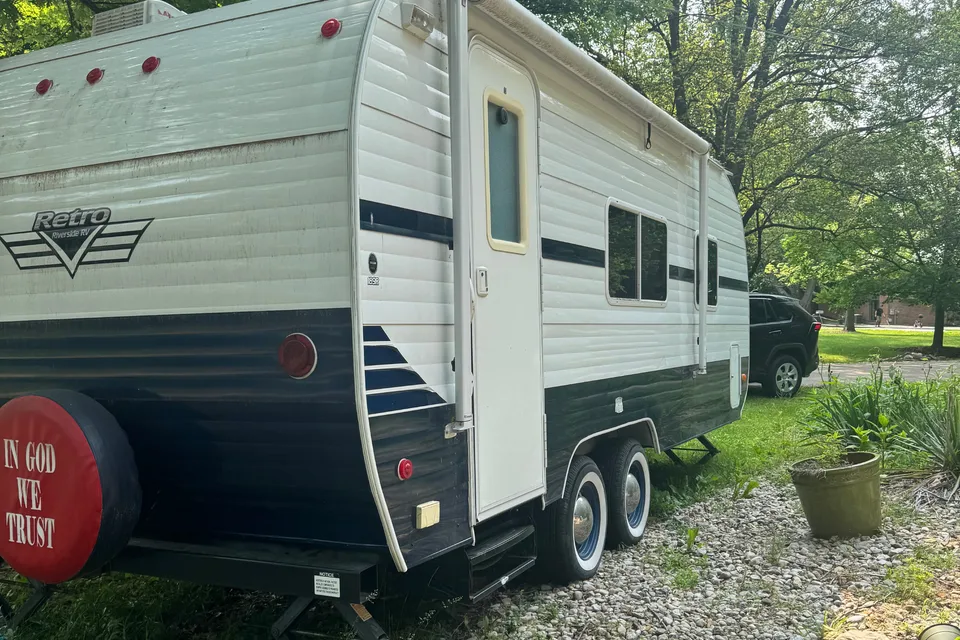 Carrie's Riverside RV Retro Travel Trailer