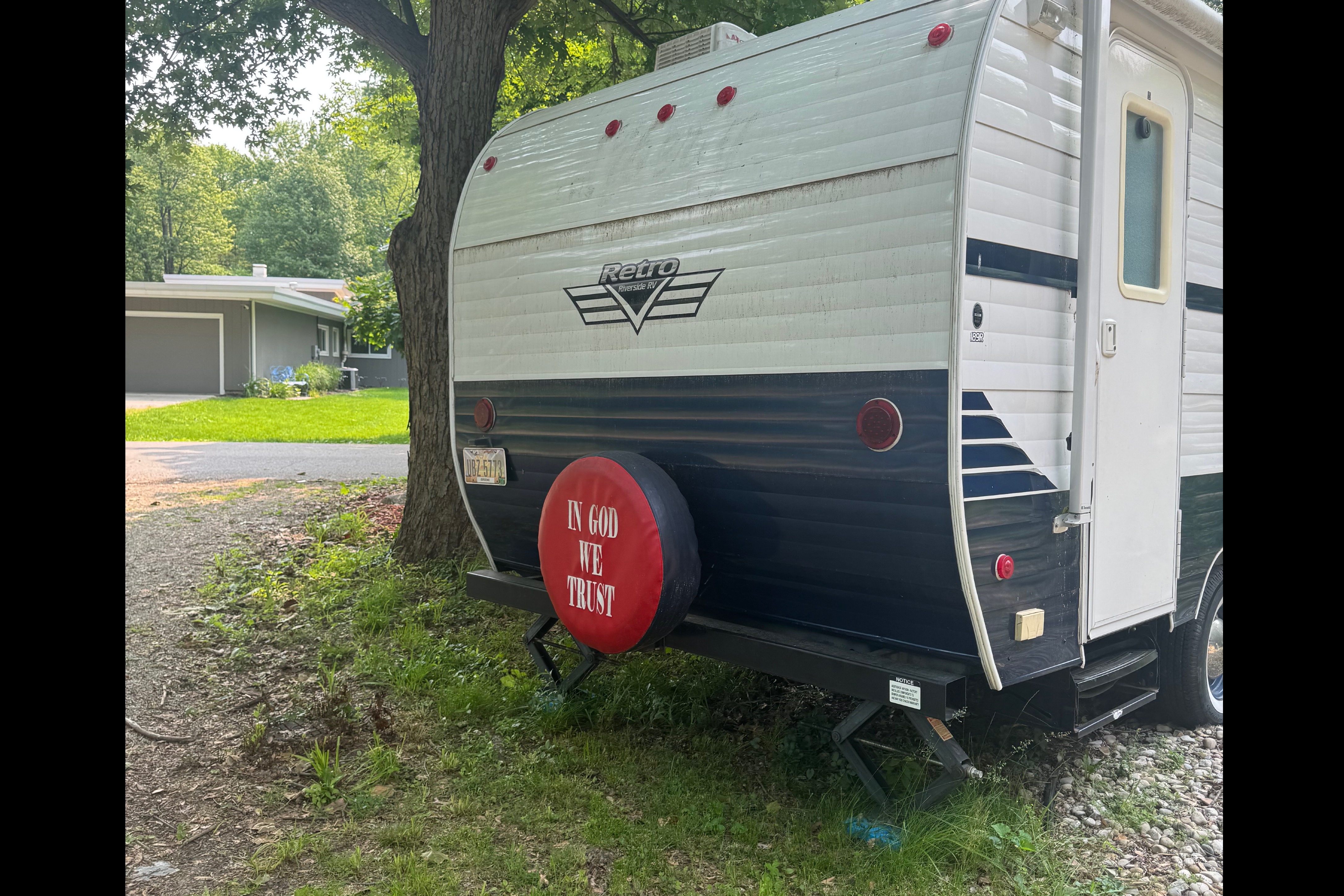 Carrie's Riverside RV Retro Travel Trailer
