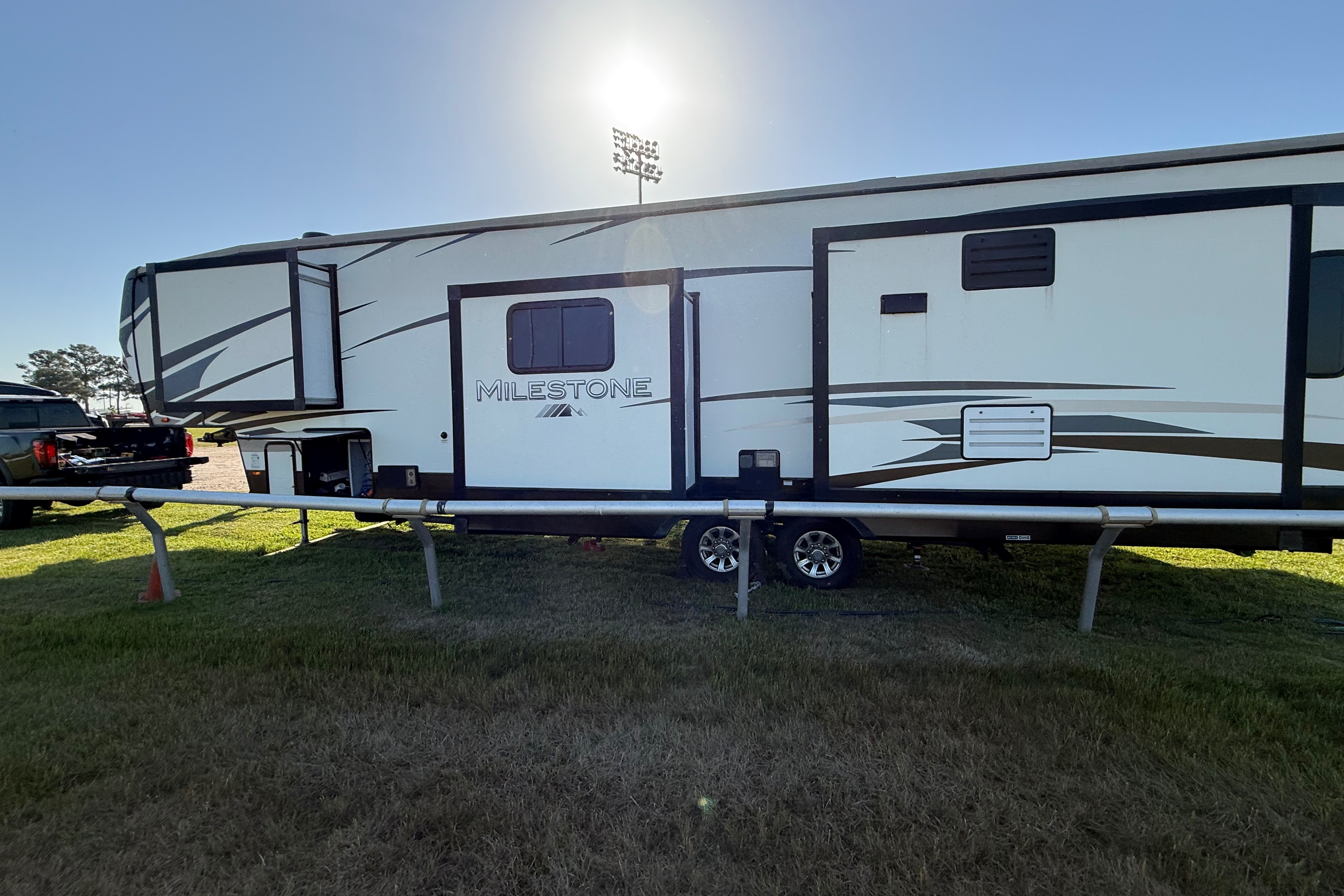 Milestone Fifth Wheel