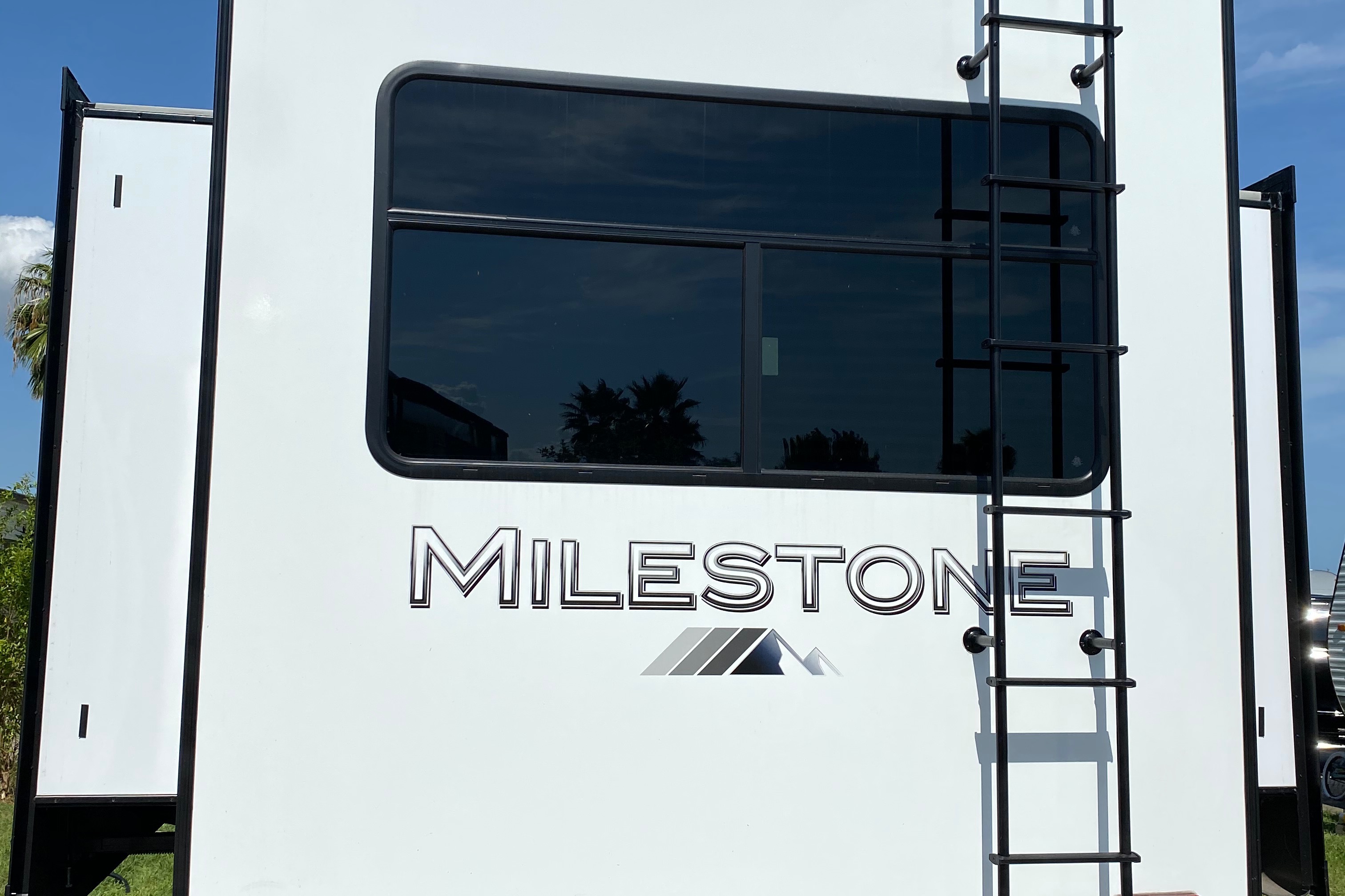 Milestone Fifth Wheel