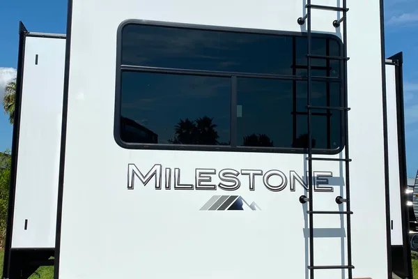 Milestone Fifth Wheel