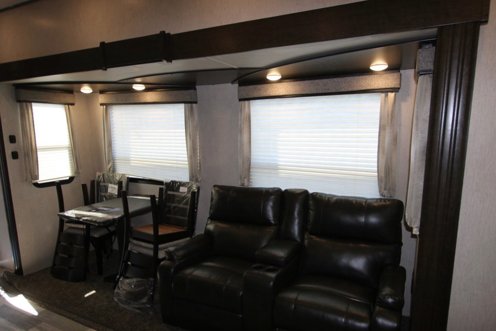 Milestone Fifth Wheel