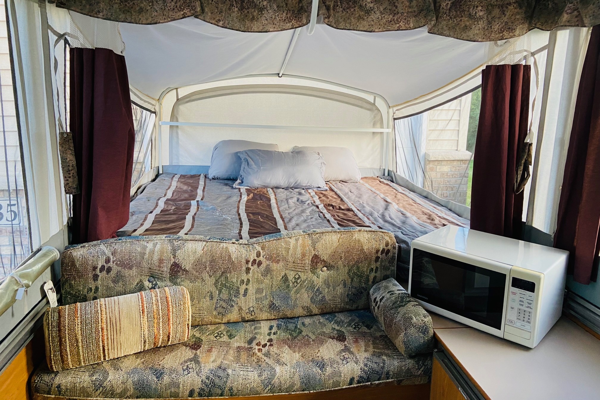 Popup Camper with Heat/AC & Amenities
