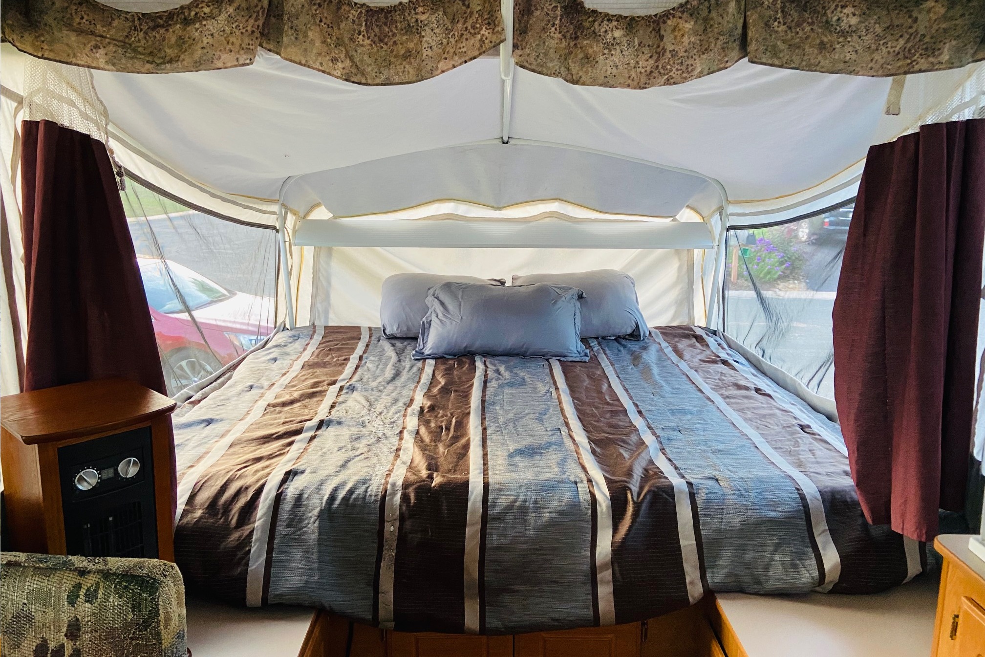 Popup Camper with Heat/AC & Amenities