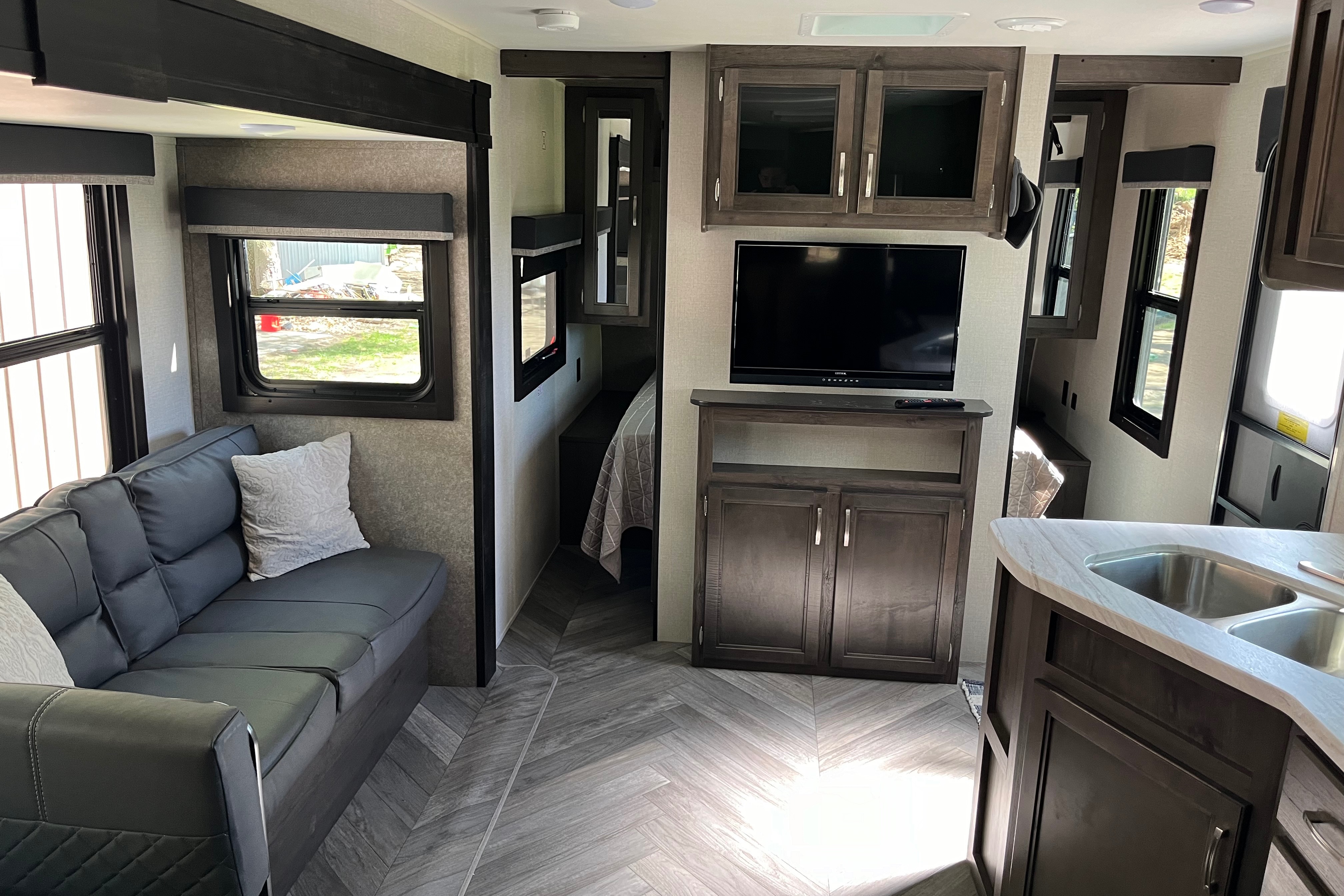 Logan's Highland Ridge RV Open rangeOT26BH Travel Trailer