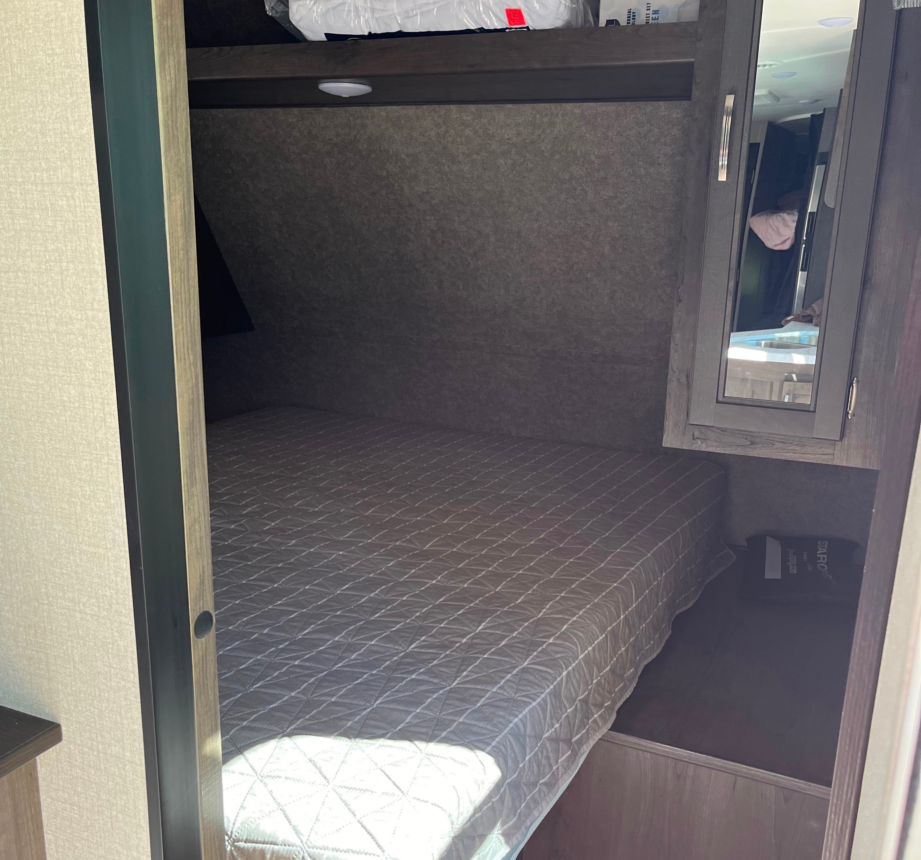 Logan's Highland Ridge RV Open rangeOT26BH Travel Trailer