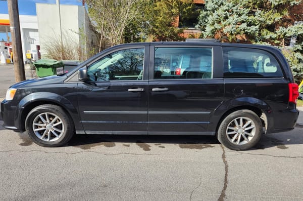 Jowelle, notre dodge caravan aménagée ! L'aventure commence ici !