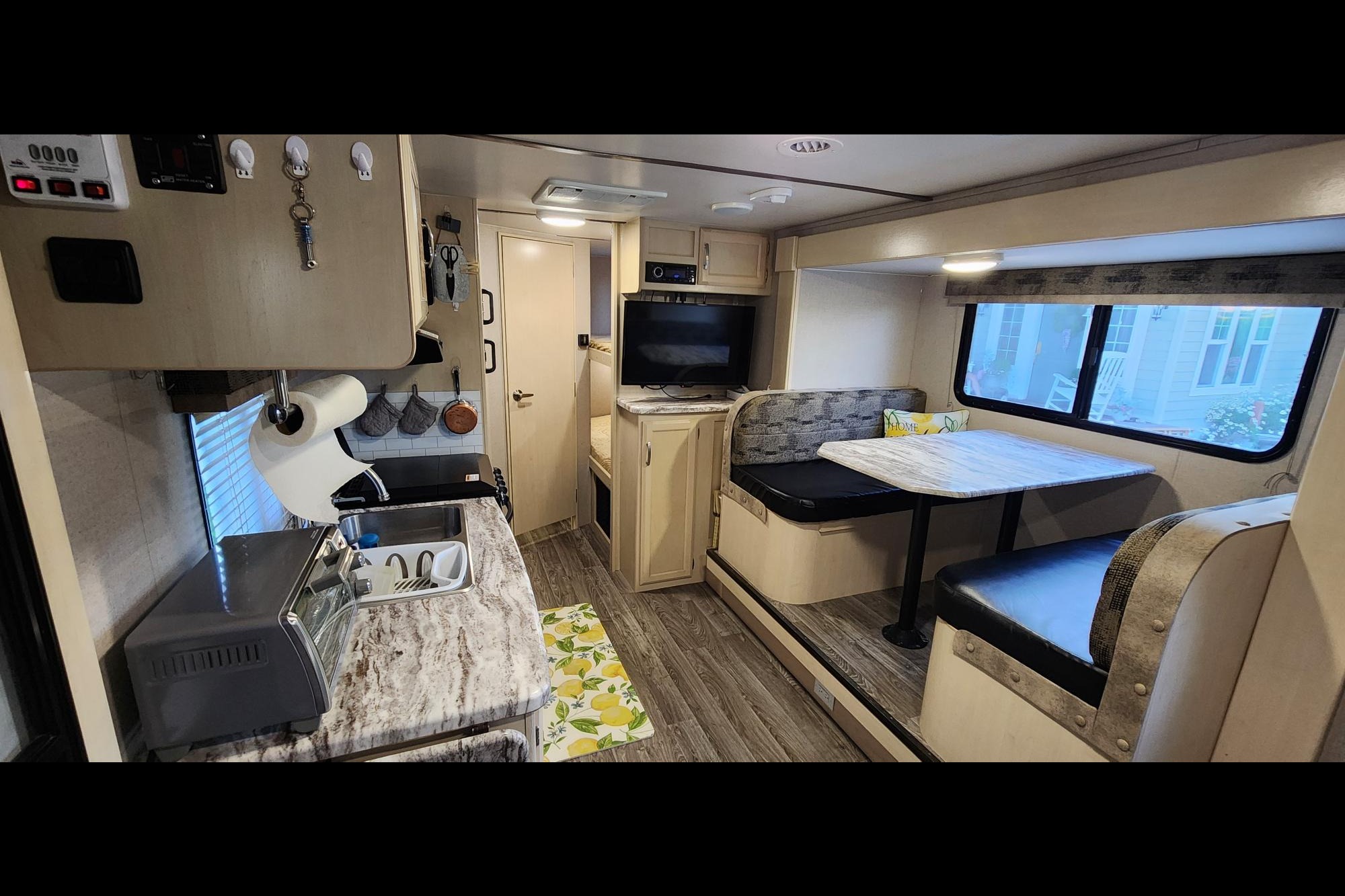 Winnebago Bunk House 2306BHS Travel Trailer