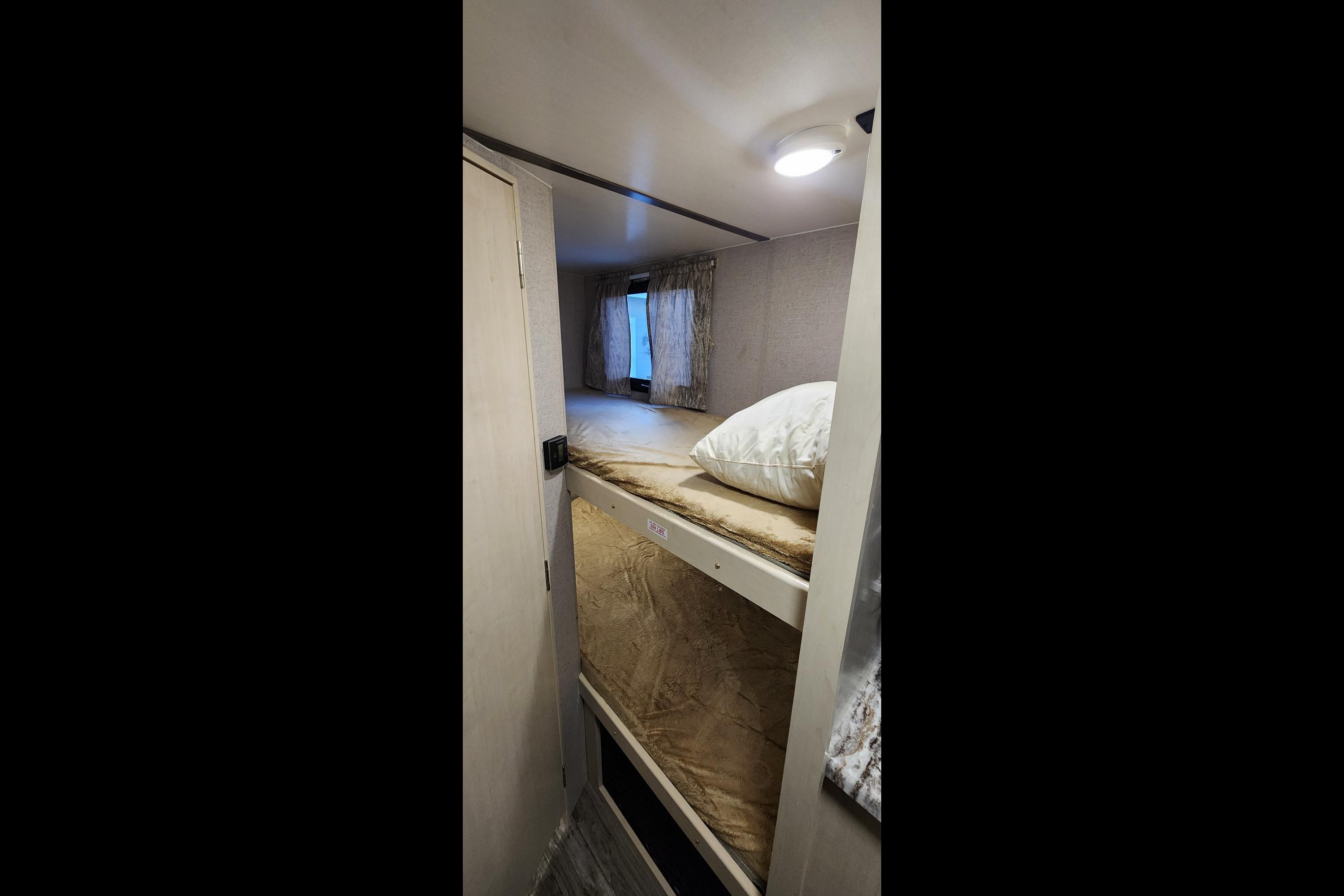 Winnebago Bunk House 2306BHS Travel Trailer