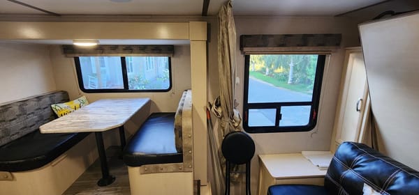 Winnebago Bunk House 2306BHS Travel Trailer