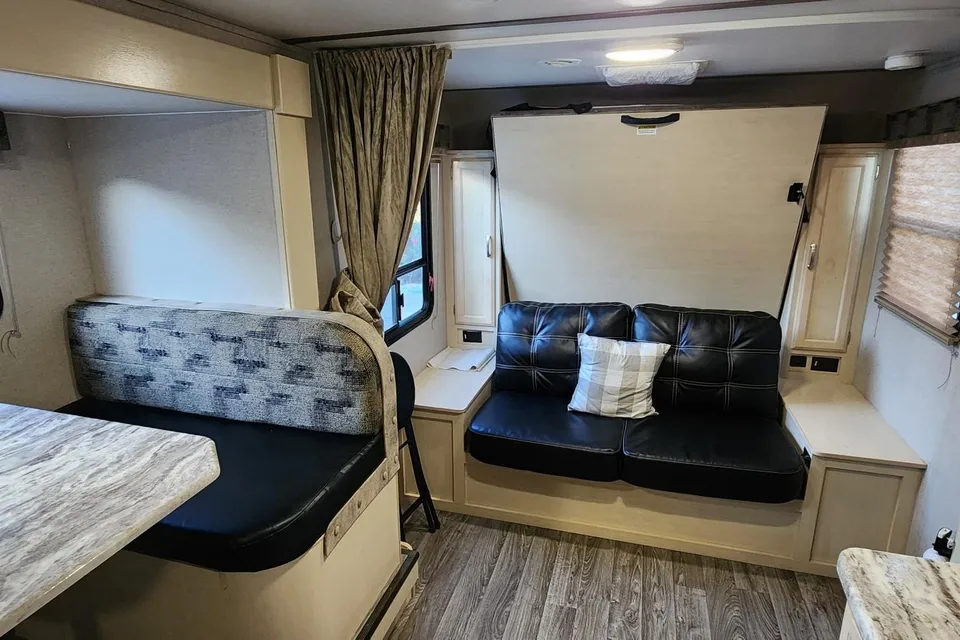 Winnebago Bunk House 2306BHS Travel Trailer