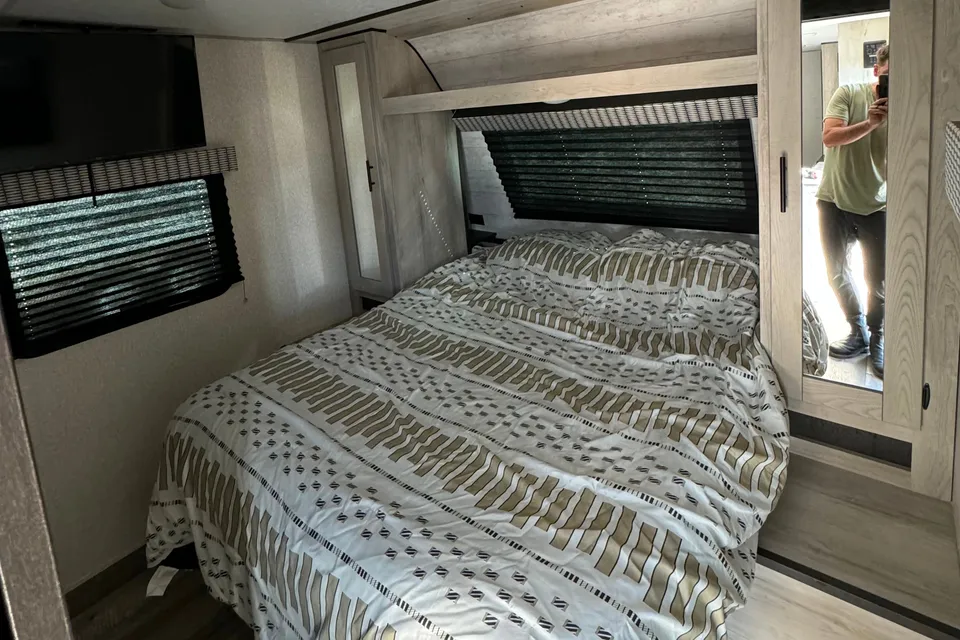 2022 Connect SE Travel Trailer with BUNKHOUSE & Luxury Amenities
