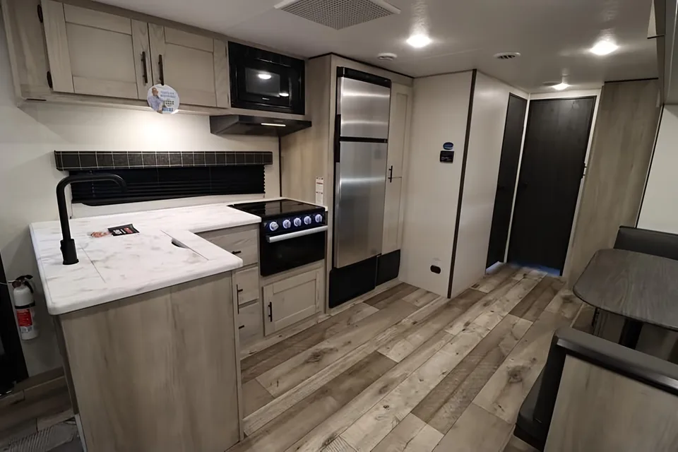 2022 Connect SE Travel Trailer with BUNKHOUSE & Luxury Amenities