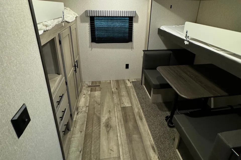 2022 Connect SE Travel Trailer with BUNKHOUSE & Luxury Amenities