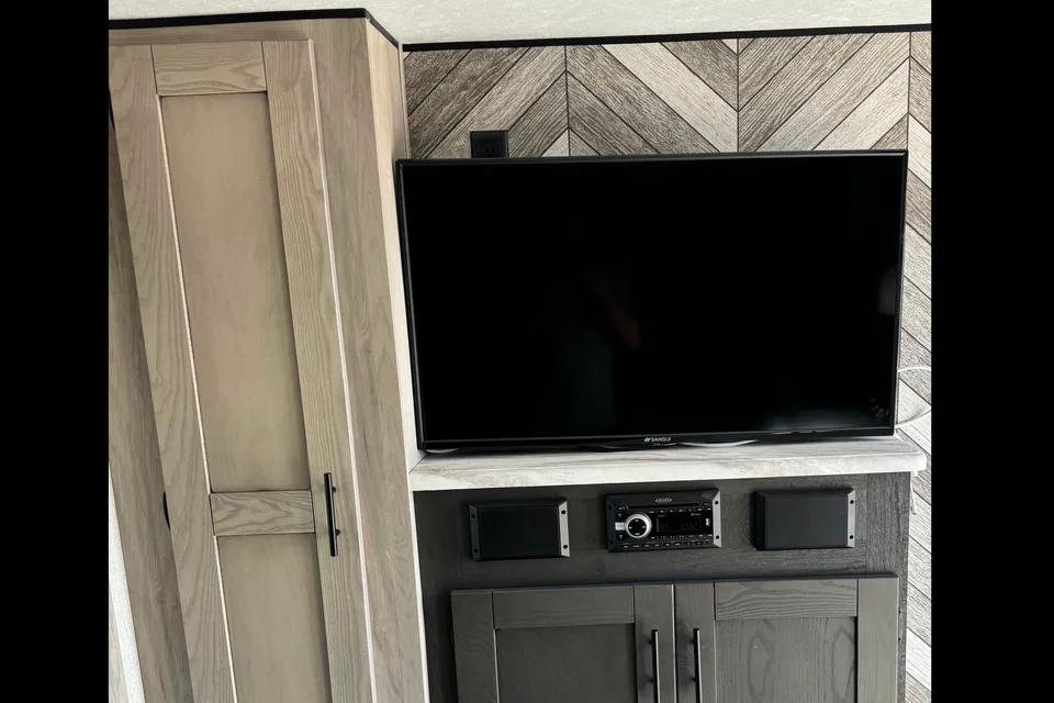 2022 Connect SE Travel Trailer with BUNKHOUSE & Luxury Amenities