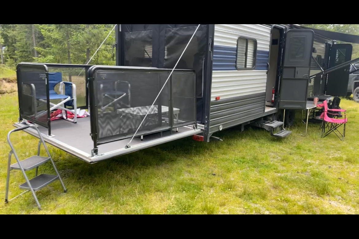 Weirs Grey wolf 27RR  Toy Hauler 