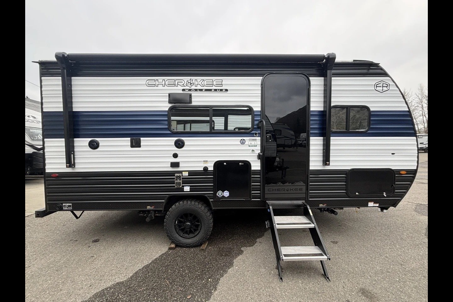 P&S Forest River wolf pup Travel Trailer
