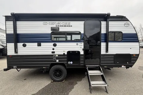 P&S Forest River wolf pup Travel Trailer