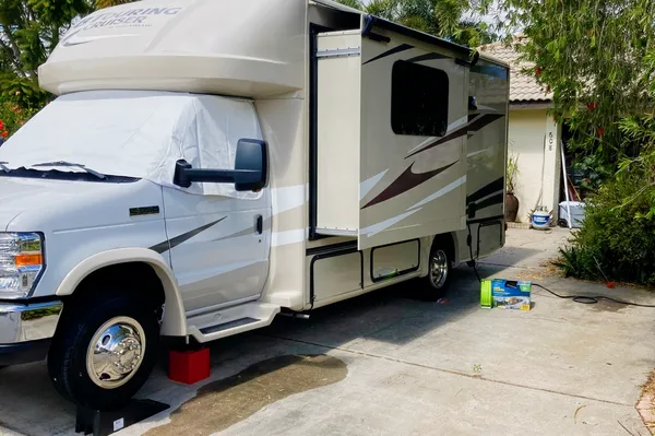 Marc's Gulf Stream B Touring Cruiser Class C